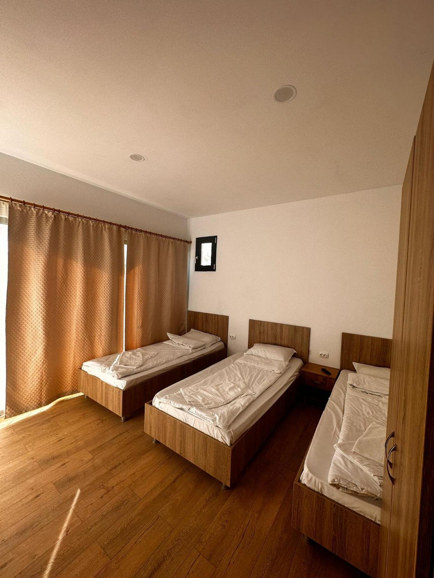 Complex Popas Pacurari Otel Yaş Dış mekan fotoğraf